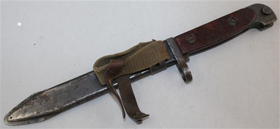 A Third Reich second pattern Luftwaffe officers dagger & bayonet